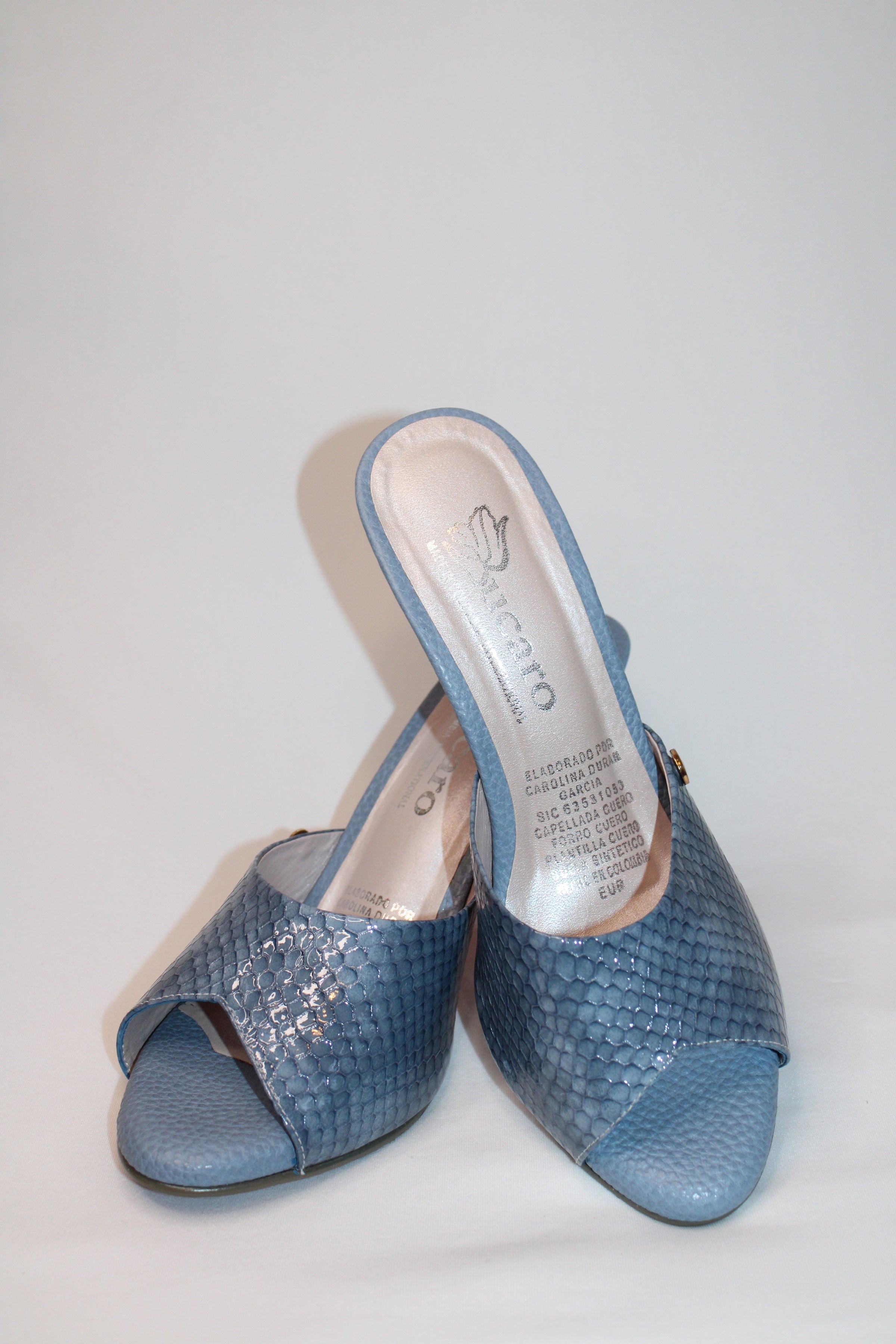 Blue Slingbacks, in leather | Ref 5608