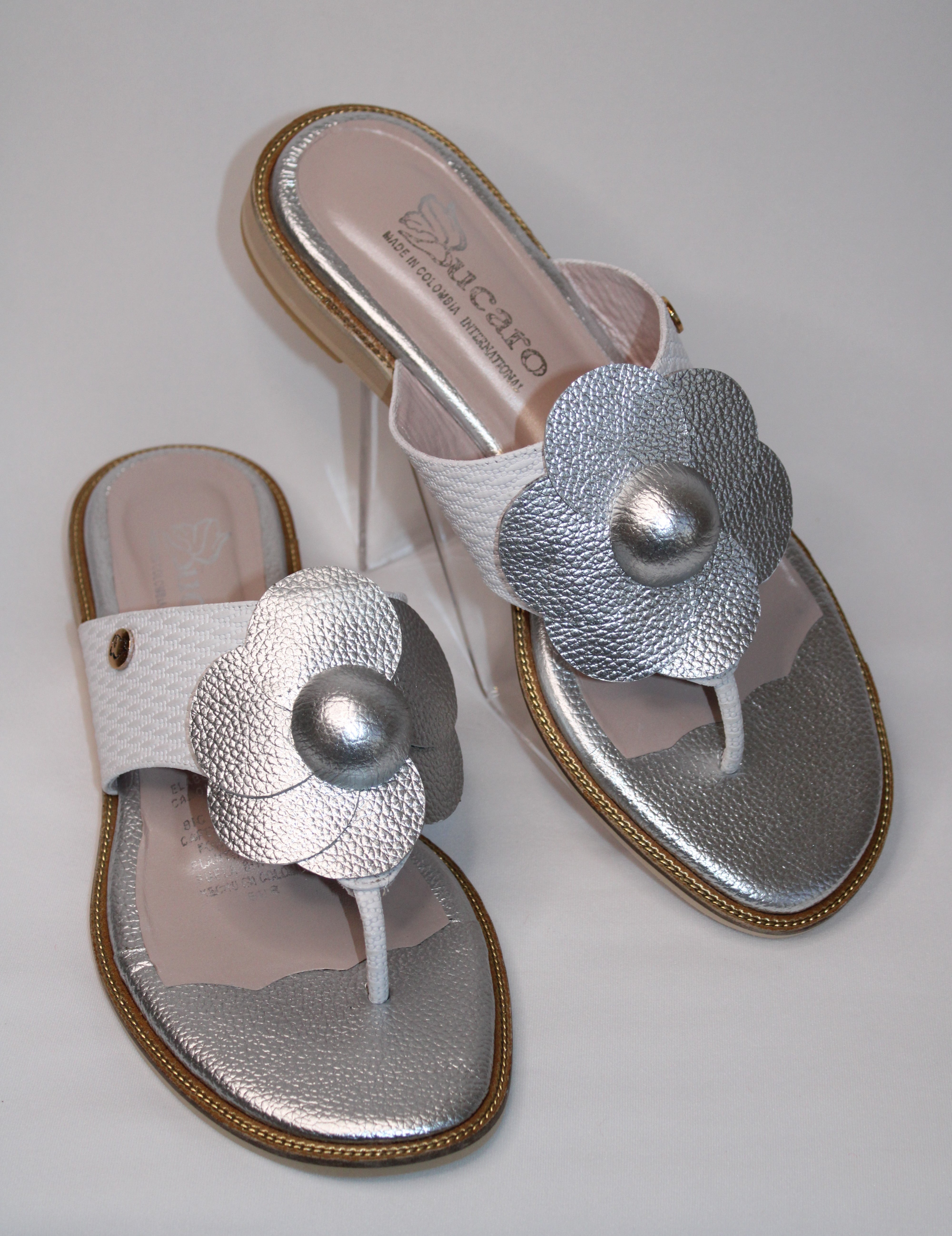 Flat Sandal in Leather | REF B524